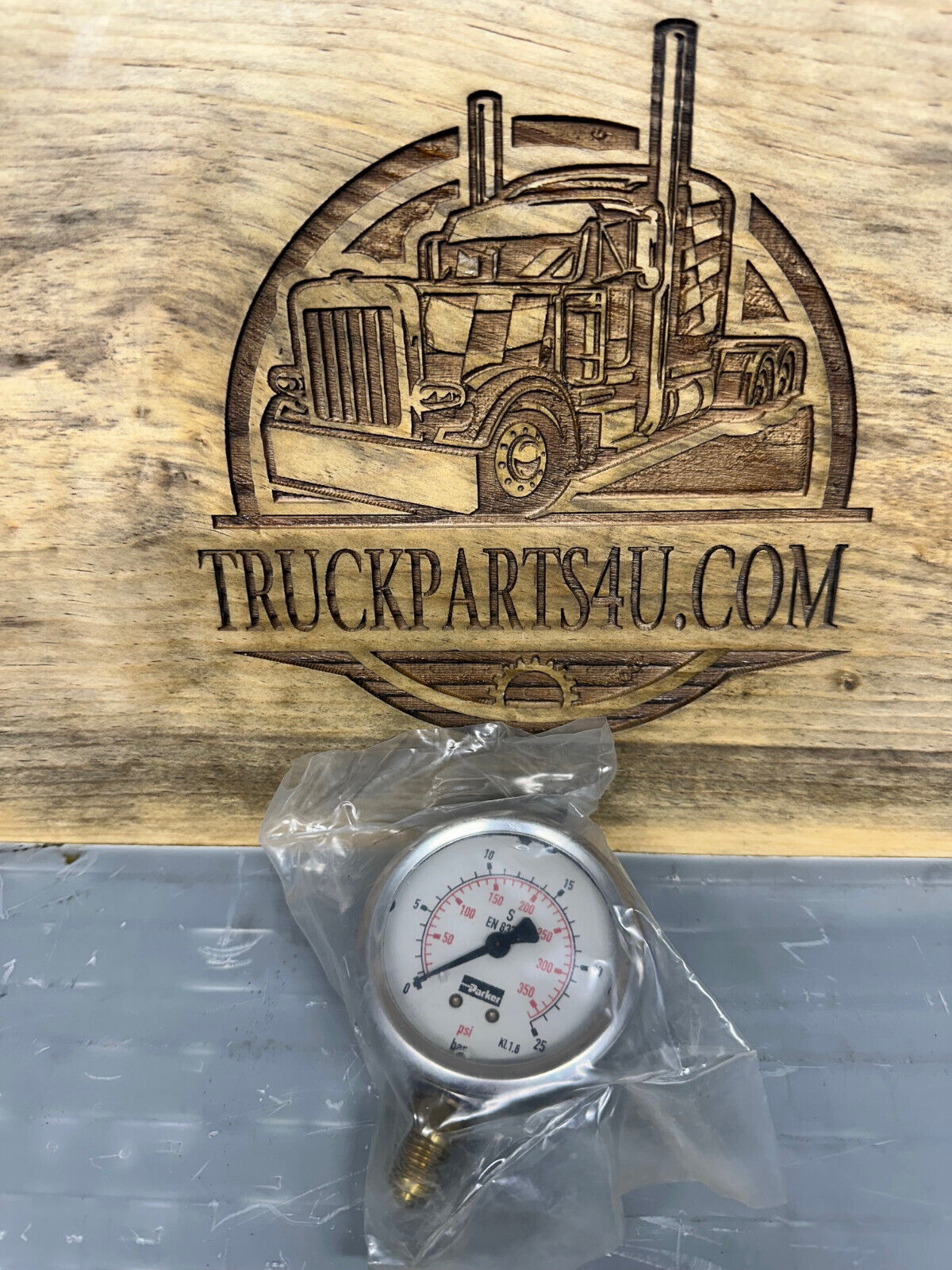 Parker PGB0631025 Pressure Gauge 63mm 0–25 Bar Dial New NOS